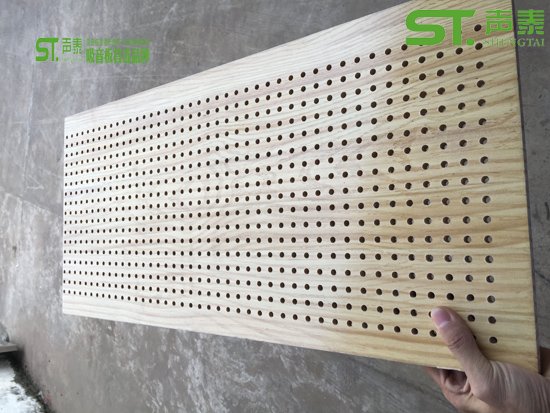 橡膠實(shí)木E16/16/6穿孔木吸音板(圖1) 橡膠實(shí)木E16/16/6穿孔木吸音板(圖1)